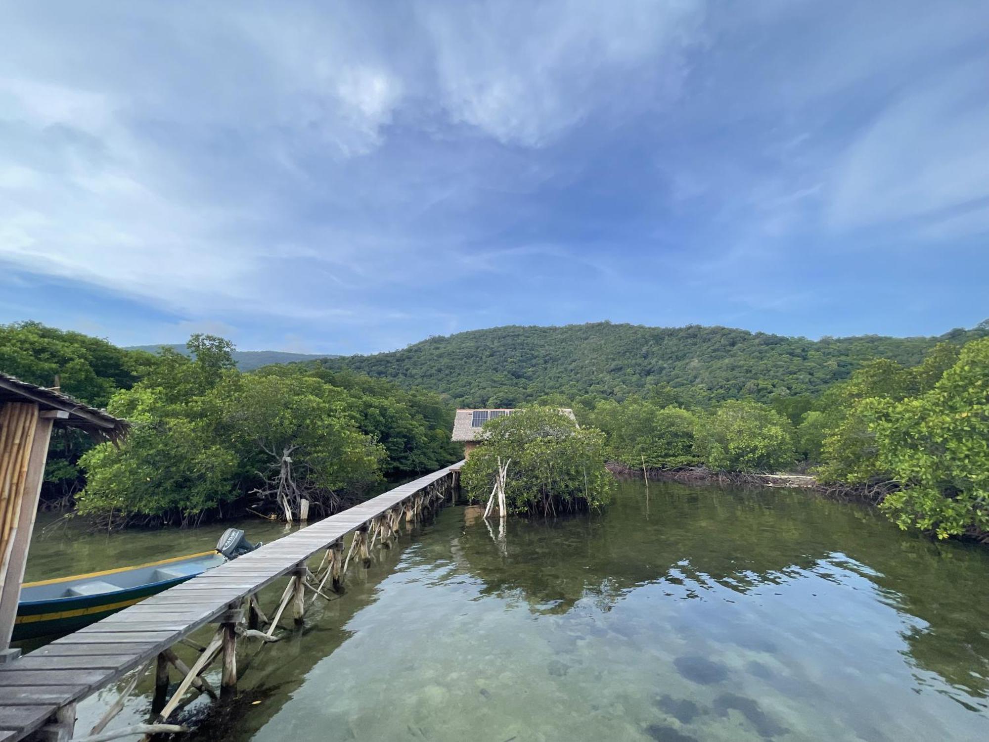 ホテル Floating Paradise カリムンジャワ エクステリア 写真